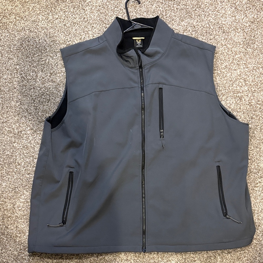 Noble Outfitters Men's Gray Softshell Vest